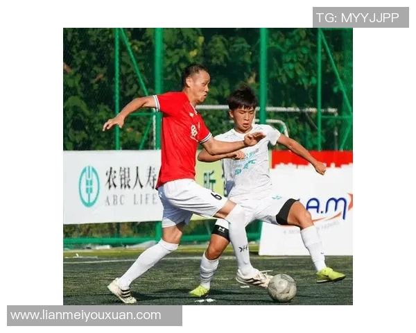 广州足球队逆袭之路:杯赛中的拼搏与荣耀之旅 广州足球队逆袭之路:杯赛中的拼搏与荣耀之旅