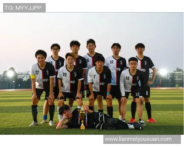 南京足球队的默契配合揭秘：从战术到团队精神的深度解析