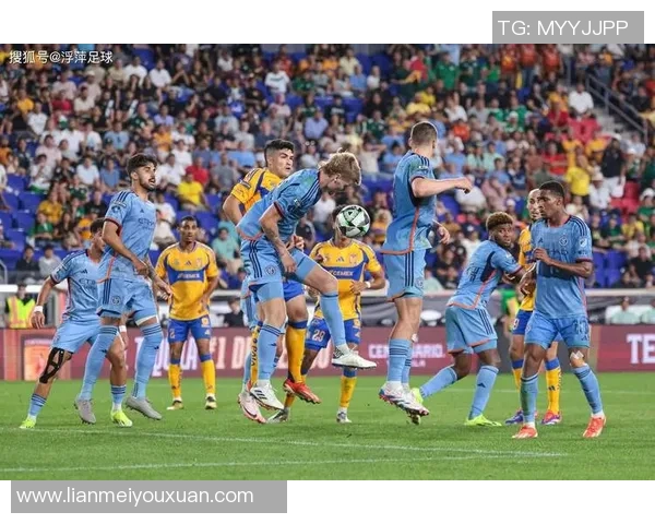 足球巨星挑战摔跤赛场展现全能魅力引发粉丝热议 足球巨星挑战摔跤赛场展现全能魅力引发粉丝热议