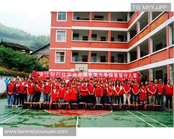 足球明星温暖行动传递爱心点亮希望之光 足球明星温暖行动传递爱心点亮希望之光