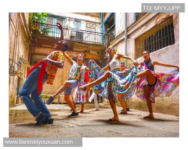 足球明星的舞动人生:跳伦巴与激情的完美结合 足球明星的舞动人生:跳伦巴与激情的完美结合